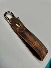 Load image into Gallery viewer, Leather Brass shackle fob