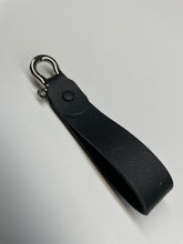Load image into Gallery viewer, Leather Brass shackle fob