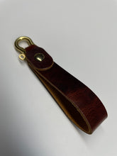 Load image into Gallery viewer, Leather Brass shackle fob