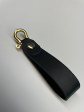 Load image into Gallery viewer, Leather Brass shackle fob